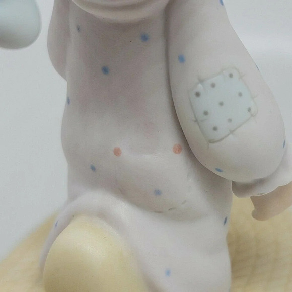 PRECIOUS MOMENTS FIGURINES "Jesus is the light that Shines" Child in Pajamas - Picture 8 of 12